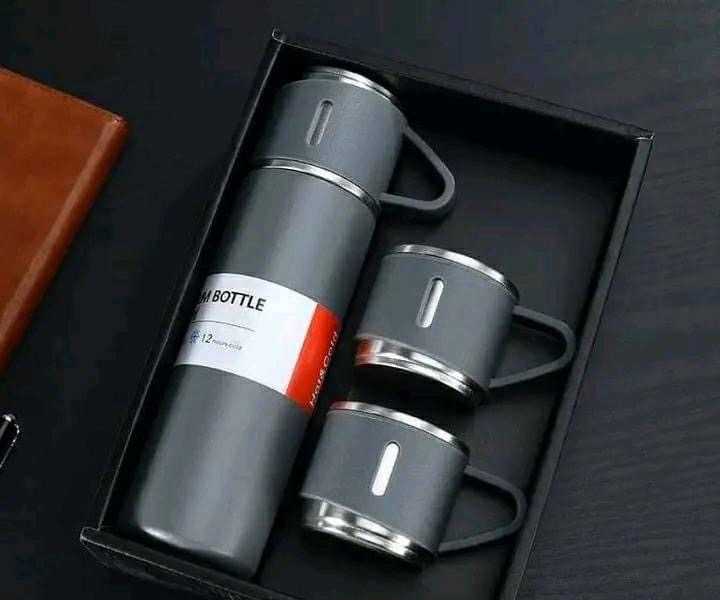 Set de termo de 500 ml con tazas color gris